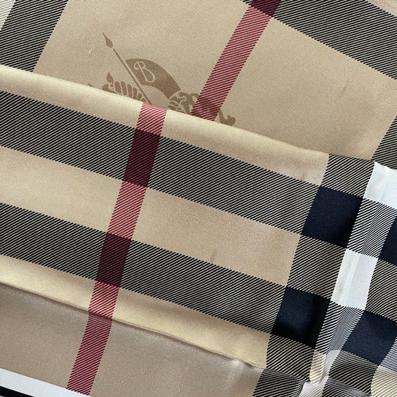 Display #1 Burberry Scarf Classic Beige Check Gray Border Silk Wrap - Picture 15 of 16